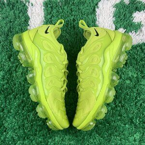 Women’s Nike Air VaporMax Plus Tennis Ball Women’s size 7 DX1784-300